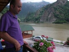 Tanar 38 ani din Bucuresti imi caut jumatatea